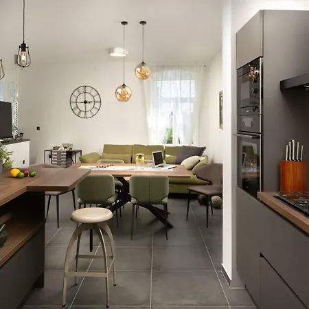 Altana With Free Parking Apartament Pula
